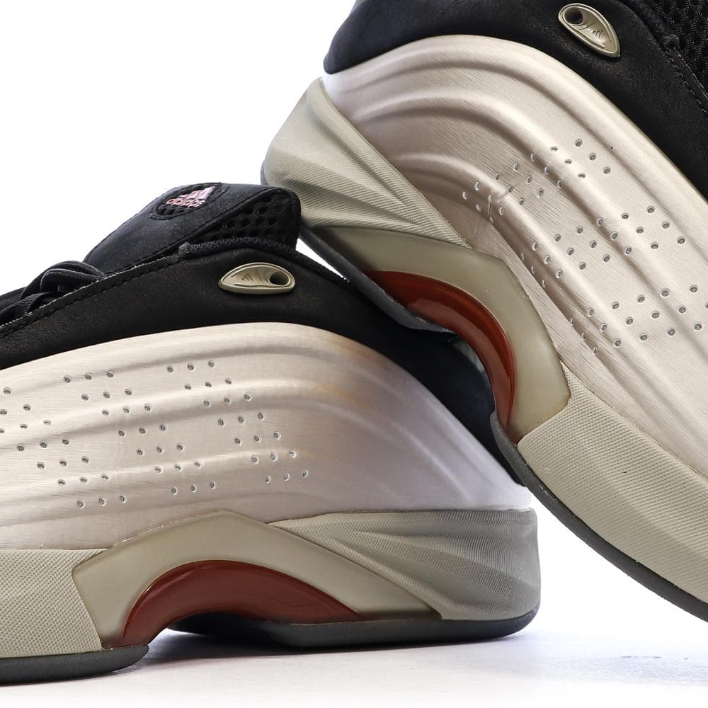 Baskets Blanc/Noir Homme Adidas Nova Iiinfinity 7