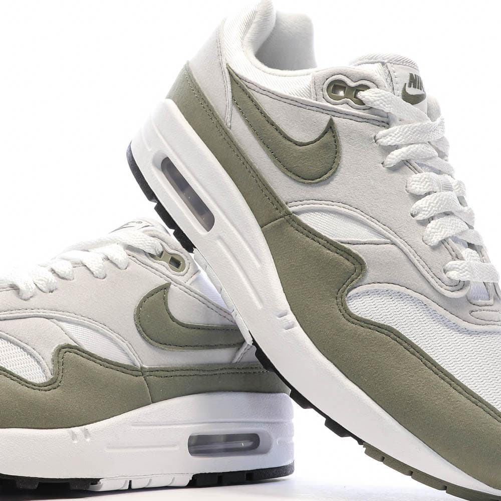 Baskets Blanches/Kaki Femme Nike Air Max 1 7