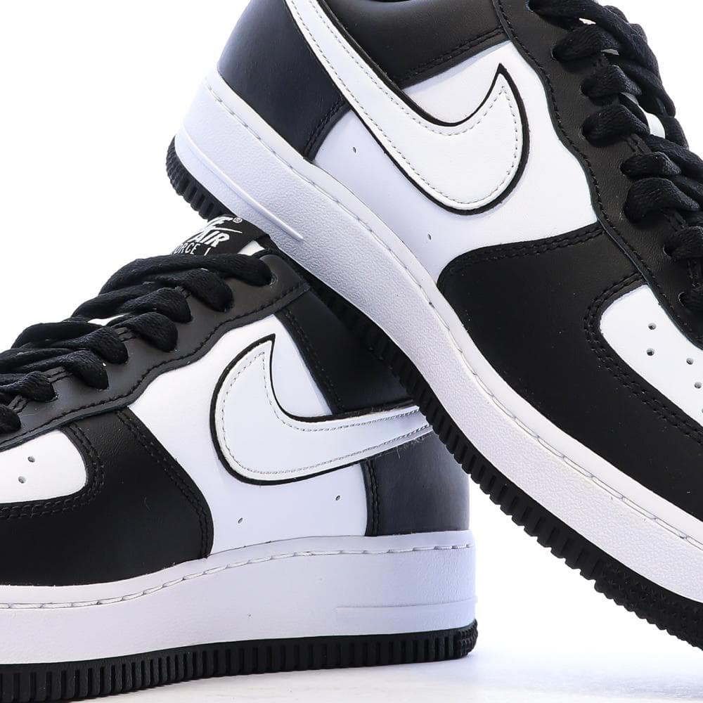 Baskets Noires/Blanches Homme Nike Air Force 1 one 7