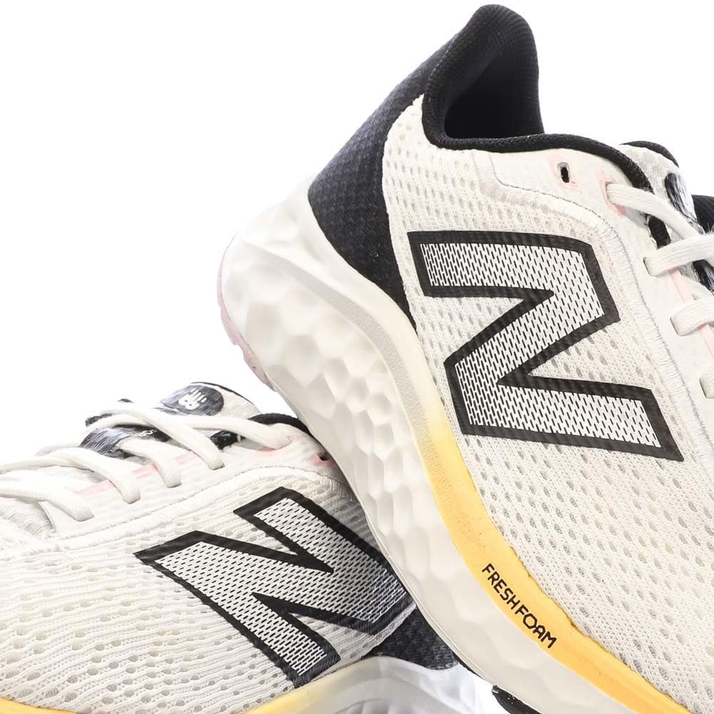 Chaussures de Running Blanches Femme New Balance Arishi 7